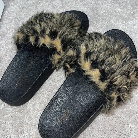 Cheetah Slides - Picture 3 of 3
